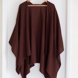 Hackwith Design Cape with Pockets, Maroon